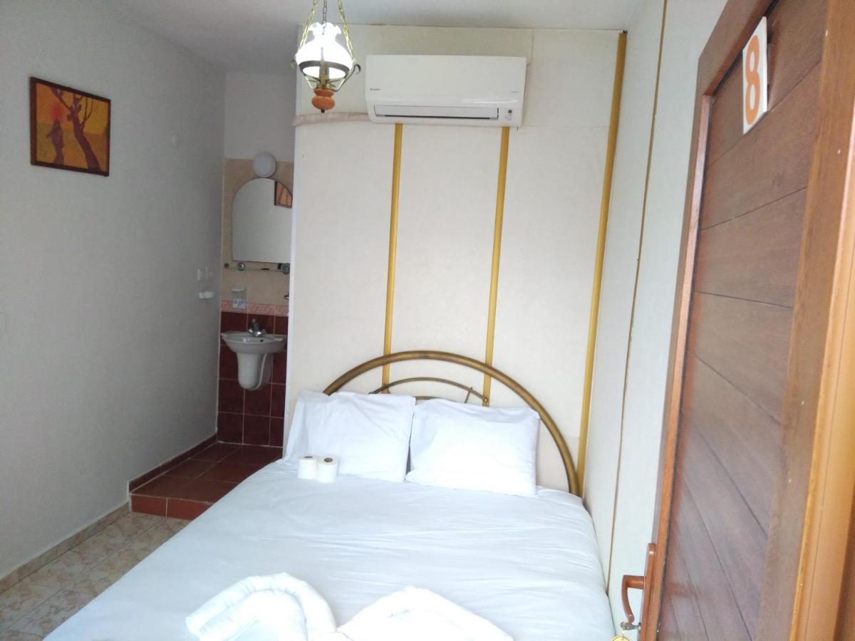 Anz Guest House Pansiyon Селчук Екстериор снимка