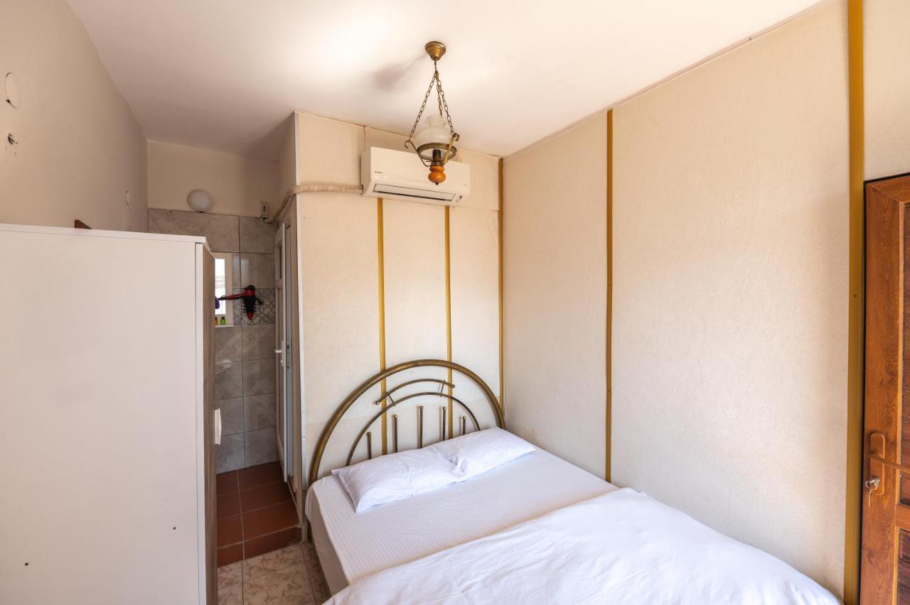 Anz Guest House Pansiyon Селчук Екстериор снимка