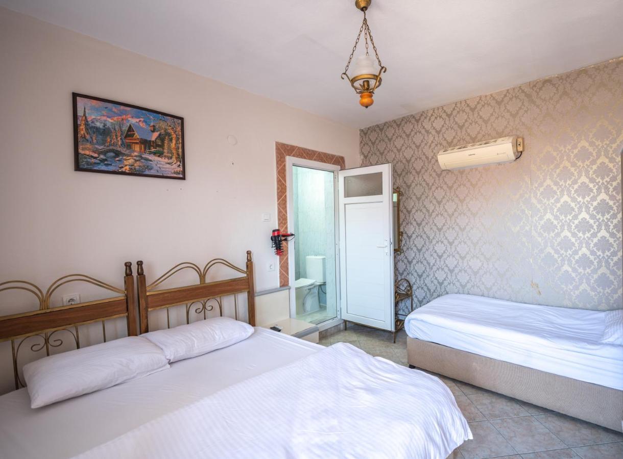 Anz Guest House Pansiyon Селчук Екстериор снимка