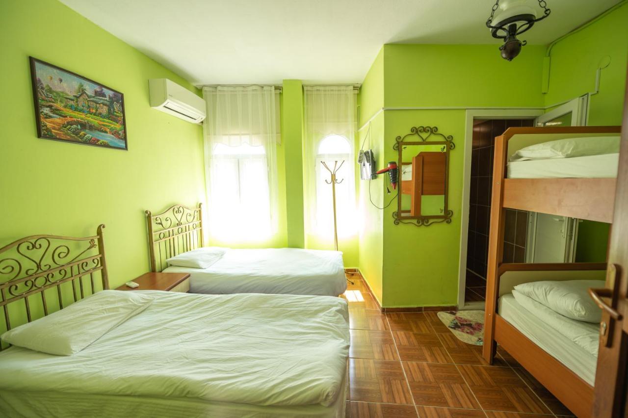 Anz Guest House Pansiyon Селчук Екстериор снимка