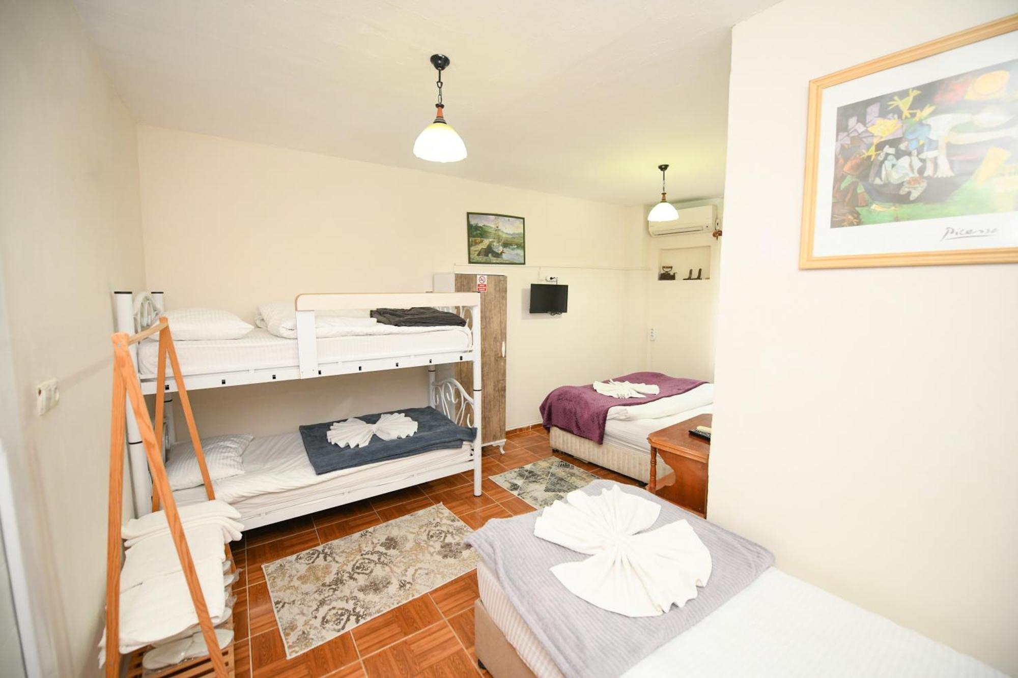 Anz Guest House Pansiyon Селчук Екстериор снимка