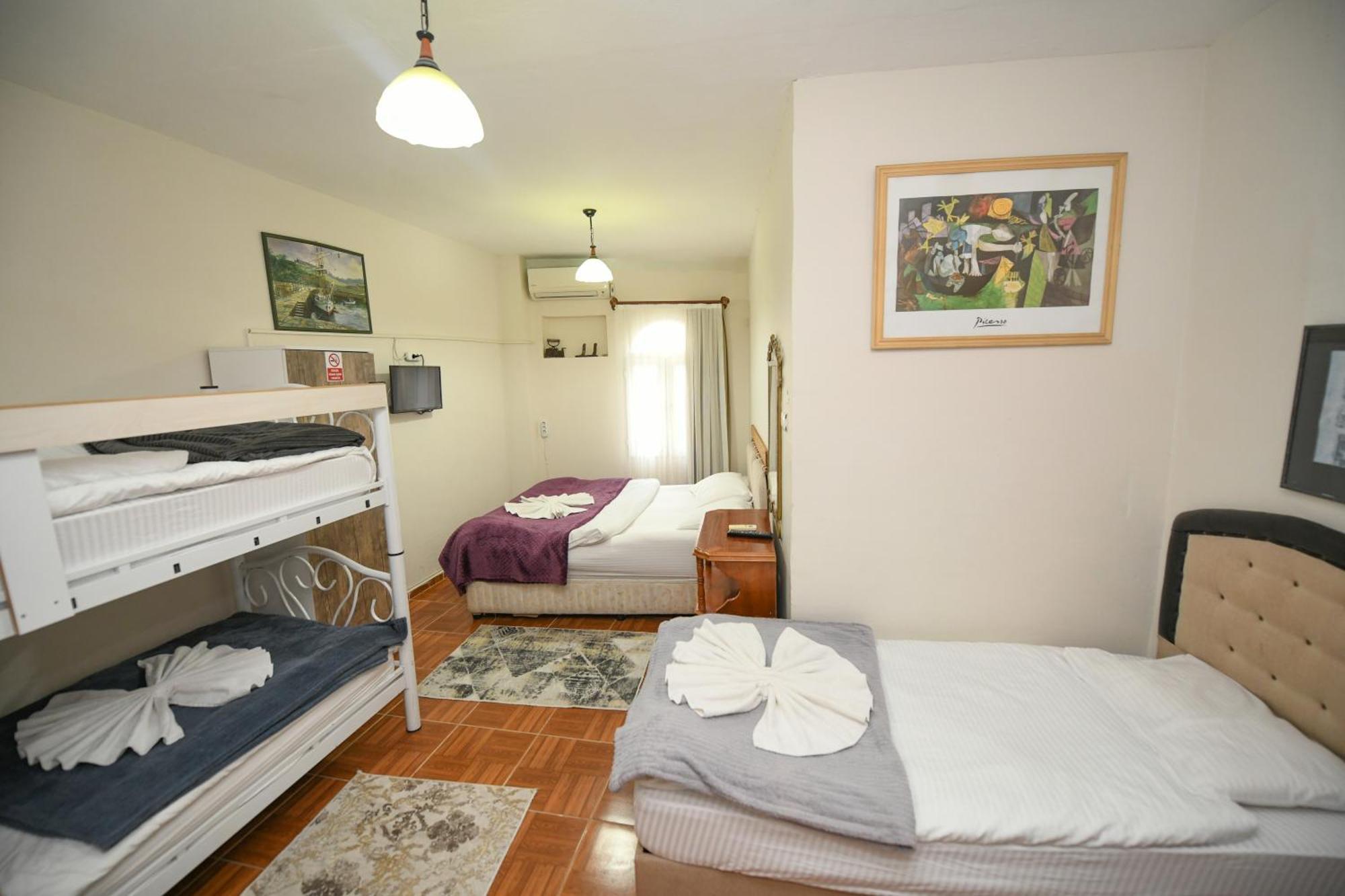 Anz Guest House Pansiyon Селчук Екстериор снимка
