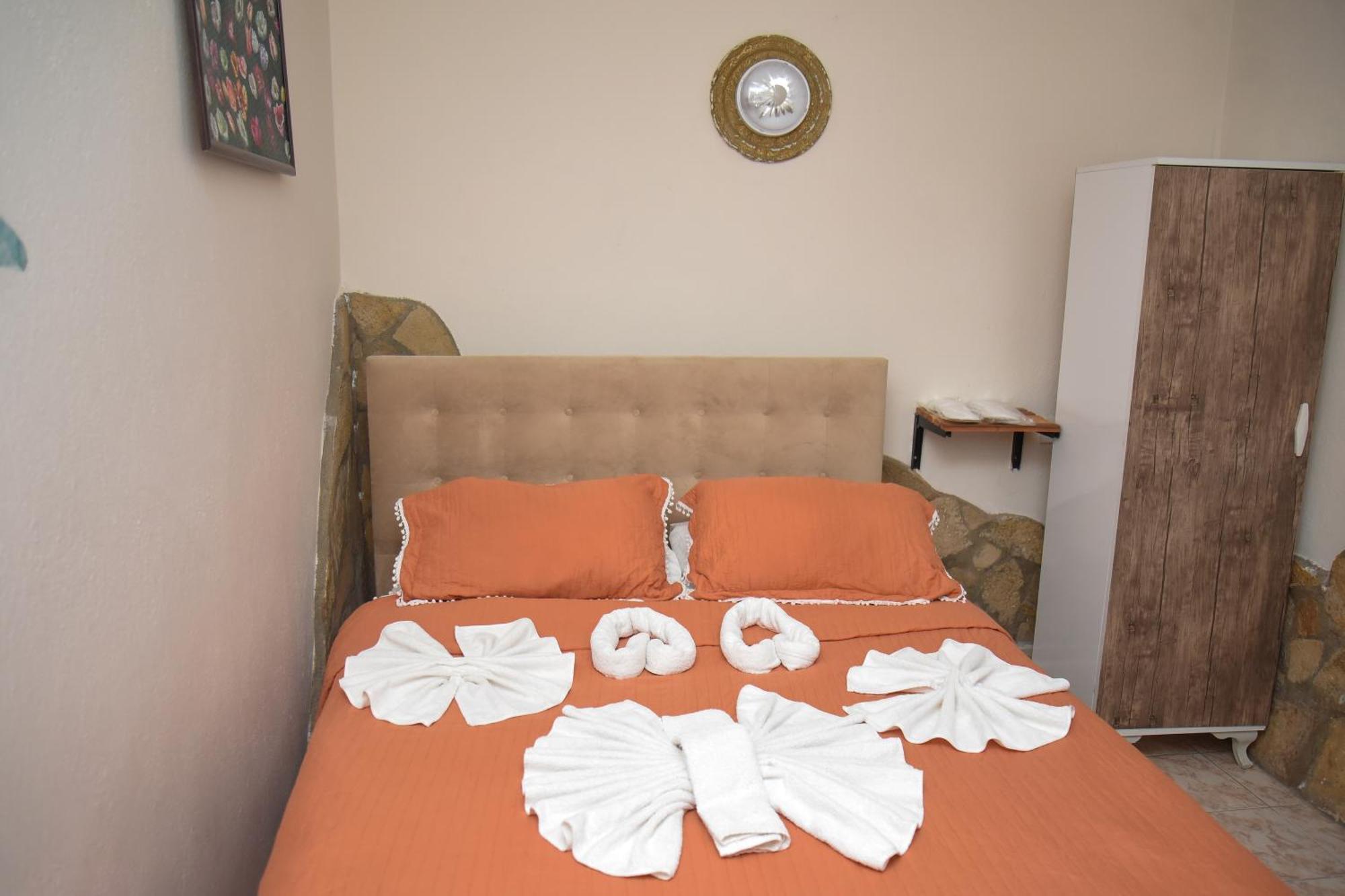 Anz Guest House Pansiyon Селчук Екстериор снимка