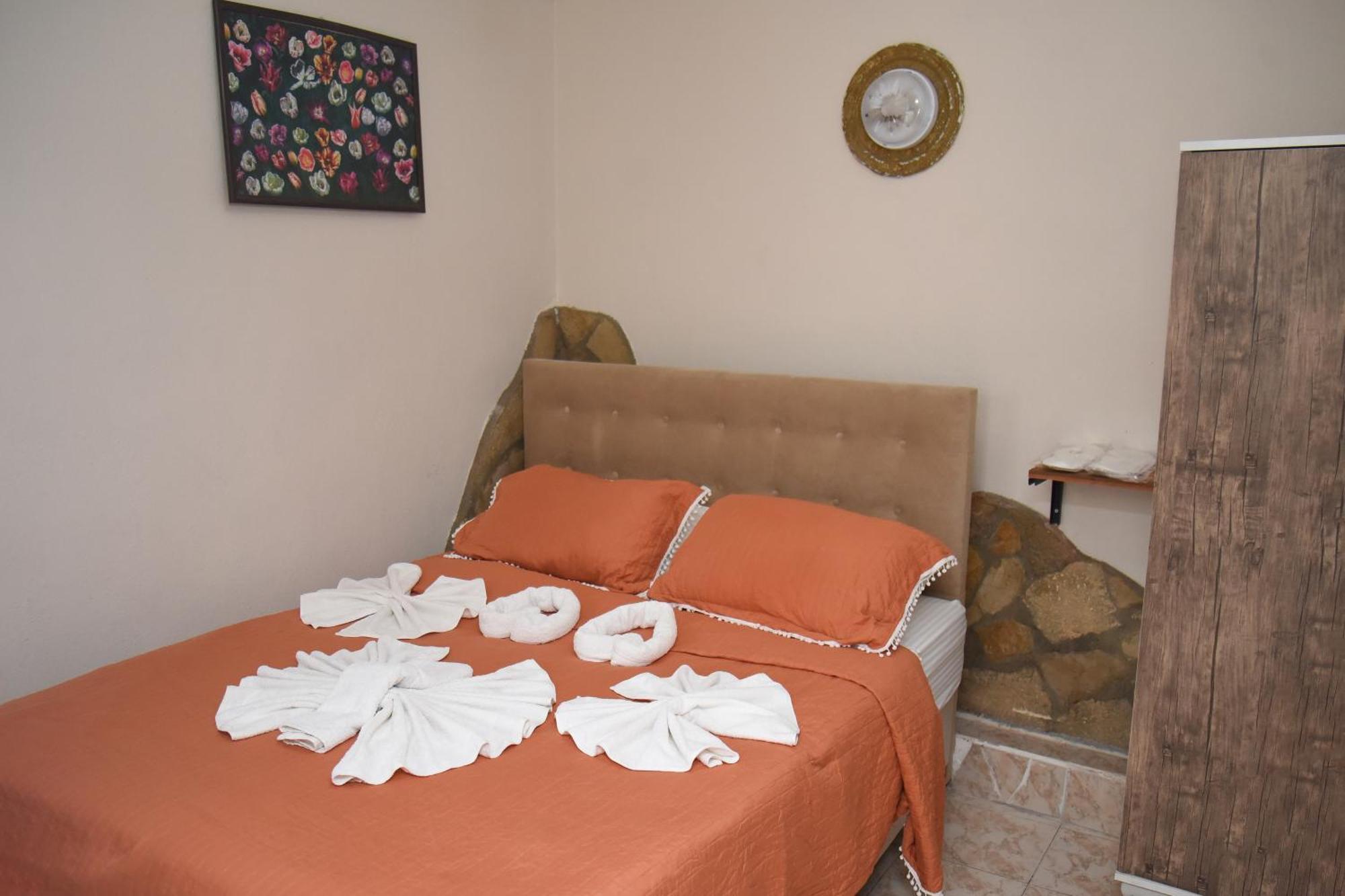 Anz Guest House Pansiyon Селчук Екстериор снимка